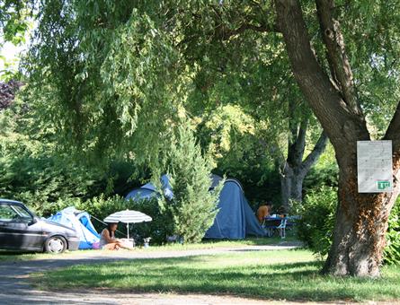 Pitches for tents, caravan, motorhome, camping de la gères 17700 surgères - Camping de la Gères La Rochelle / Surgères