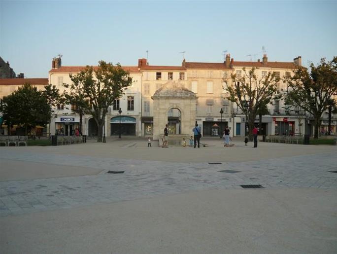 Place des Thermes de Rochefort