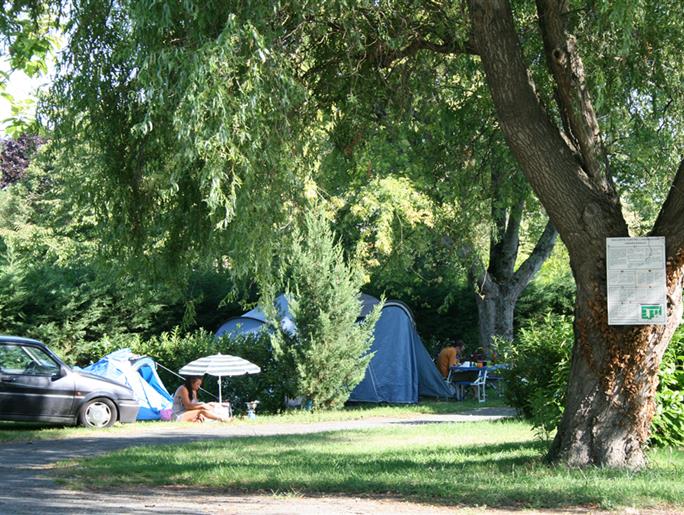 Pitches for tents, caravan, motorhome, camping de la gères 17700 surgères