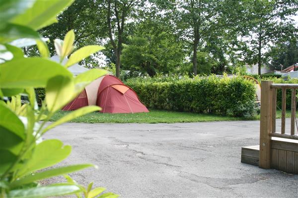 Pitches for tents, caravan, motorhome, camping de la gères 17700 surgères