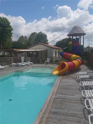 Campsite with swimming-pool and waterslide