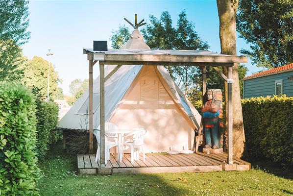 Tipi-camping-de-la-geres-la-rochelle